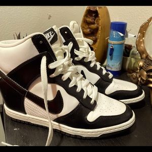 COPY - Nike dunk premiums Black and white heels